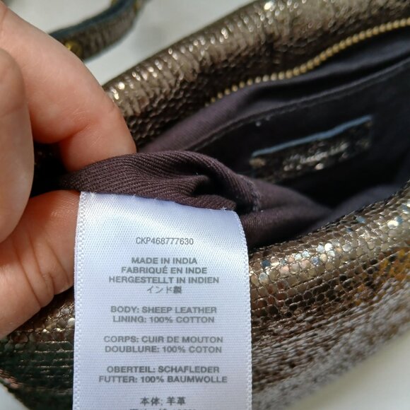 Madewell - The Puff Crossbody, Textured Leather Purse In Metallic Pewter - Picture 9 of 12